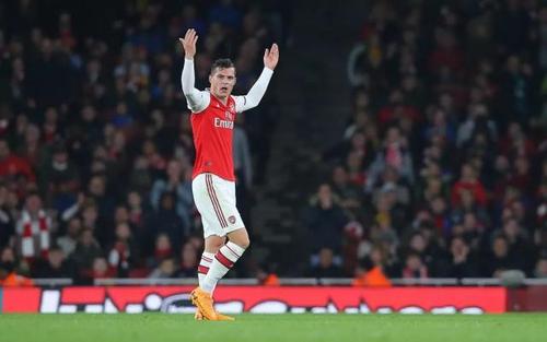 非但防守没有改观,进攻也变得惨不忍睹