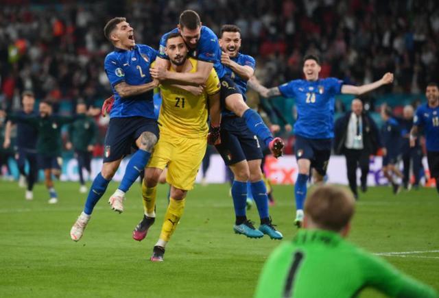 历史第二人！唐纳鲁马被评为本届欧洲杯最佳球员