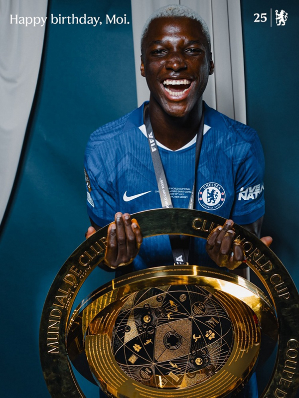 蓝军引擎!切尔西官方为凯塞多庆24岁生日