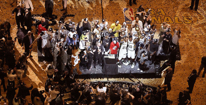 NBA编年史(2002-03):姚明来了! <a href=/lanqiujingpin/spurs/ target=_blank class=infotextkey>马刺</a>复仇<a href=/lanqiujingpin/lakers/ target=_blank class=infotextkey>湖人</a>