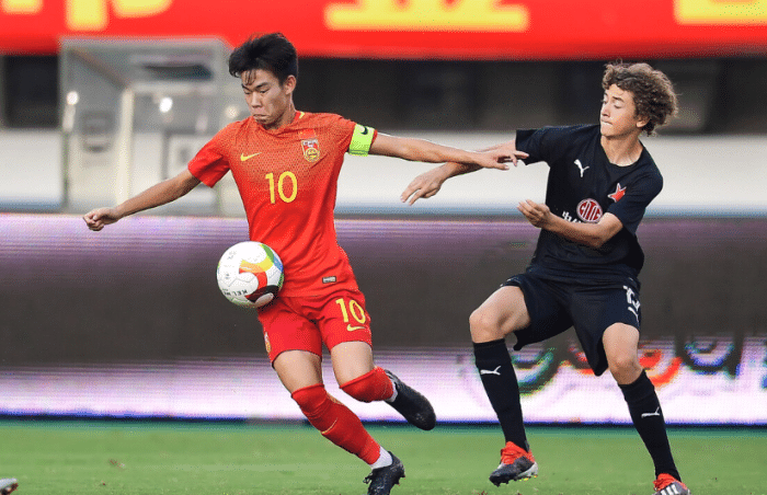 接班武磊、闯西乙！何小珂决定转会：提前离队+入国奥，开启谈判