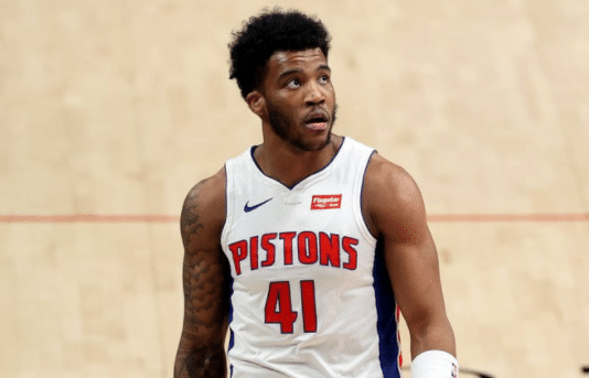 NBA疯狂一战！22岁新星爆砍51分，狂刷6大纪录，全队激情庆祝