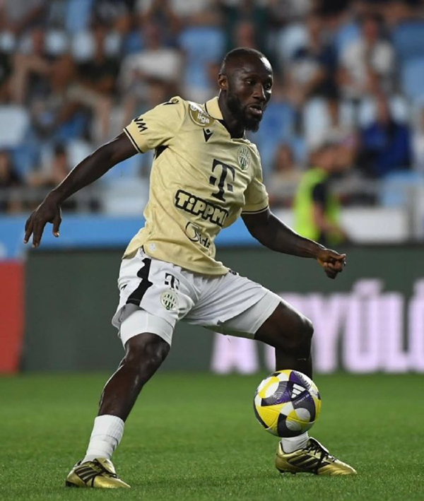 欧联杯第2轮战报：亨克0-1费伦茨瓦罗斯 瓦尔加头槌制胜+失点，匈牙利冠军两连不败