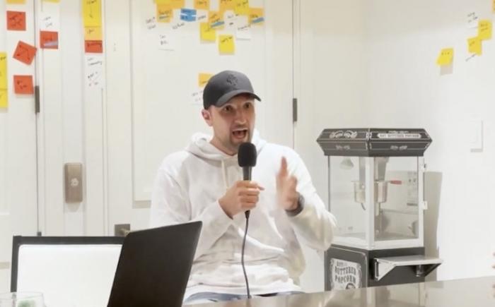 公开炮轰哈登！火箭旧将：最后2秒传给我投不进就被骂垃圾，公平吗？