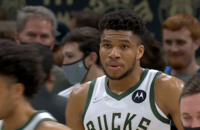 字母哥一战狂刷6大历史纪录，21投50+14！全场球迷起立高呼MVP